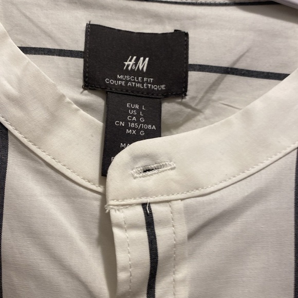 H&M Men’s Muscle Shirt - Picture 3 of 4